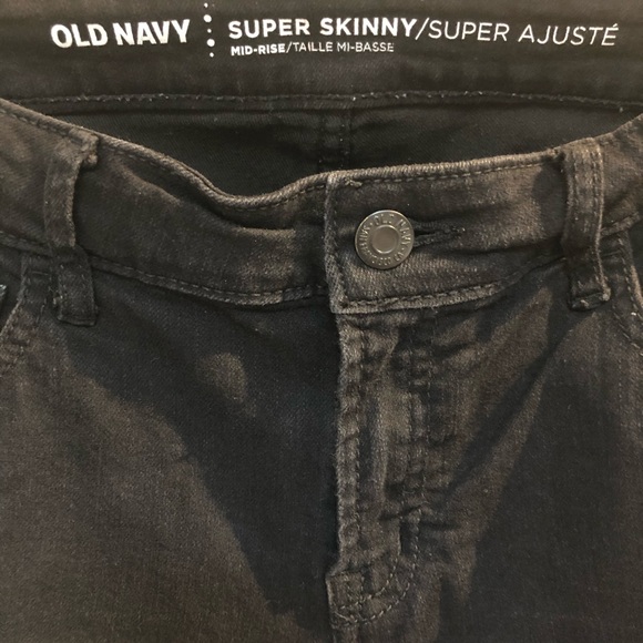 Old Navy Super Skinny Jeans - Picture 2 of 3